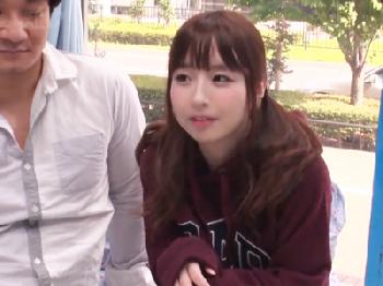 童貞と言われて油断したキュートな女子大学生に激しい挿入