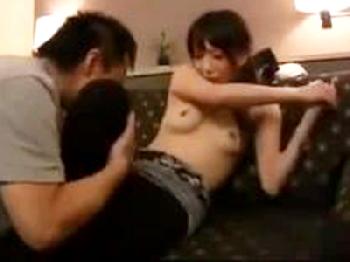 アンケートと称しナンパした素人人妻にためらいなく膣内発射