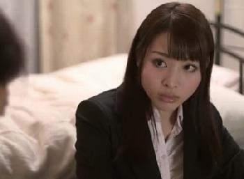 人妻会社員が思いがけないきっかけから尊敬する上司の家へ→夫よりも立派なアレを見せつけられて思う存分寝取られ