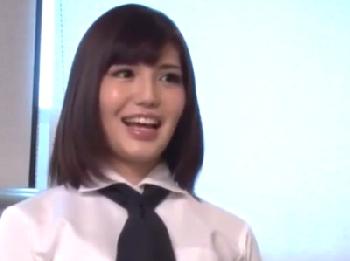 カフェで働くことになった美少女は…とんでもないフェラ好きW