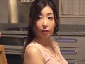 セックスレスが続き禁欲状態の性的欲望が爆発寸前な兄嫁を連続昇天させて種付け