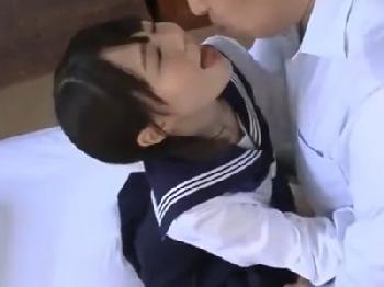 チンシャブ大好き女子校生に大人精液大量顔面発射