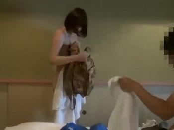 ガチ素人ハメ撮り流出!!バレーユニホームで挿入されるショートヘア素人