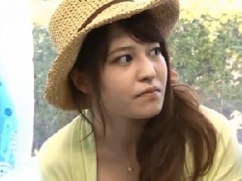 マジックミラー越しに彼氏が居るのに快楽に負けて中出し許す素人彼女