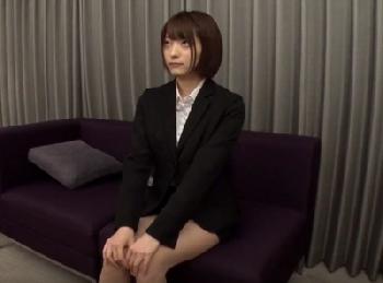 T大学卒業予定の就活生→顔の良さに付け込まれ大手会社の膣内圧迫面接が始まる!!