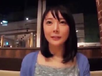 深夜バスで無防備に寝てた美少女にイタズラ痴漢＆辛抱出来ず本番交尾