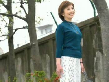 佇む姿も華やか。いくつになっても美貌と性的欲望が衰えない50代のマダムの初撮りSEX