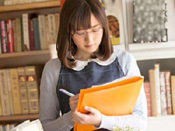 文学部の優等生そうなピュア女子大生がAVデビュー