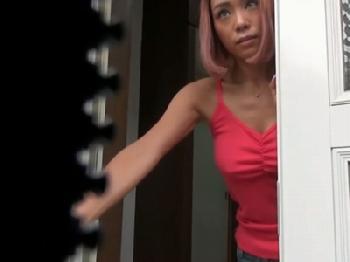 訪問マッサージのエロオヤジがカメラを持って潜入→ギャル系人妻を昇天させまくって寝取り放題W