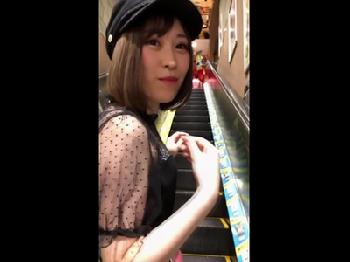 パパ活に夢中な現役女子と熱々しながらラブホテルで主観フェラ