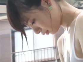 お淑やかなキュートなお団子ヘア女子がマジックミラー号寝取られマッサージの餌食にW