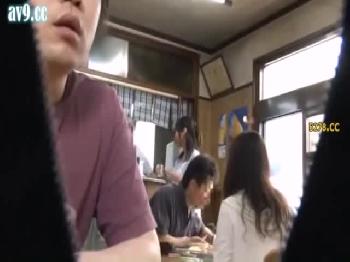 盗撮したスーパーの店員と便所でコッソリ挿入した