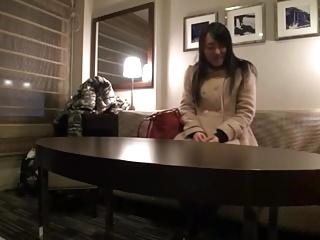 撮影が始まるとノリノリで責めてくるワイセツな美女を思う存分SEXハメ撮り!!