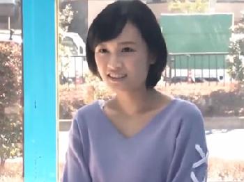 マジックミラー号で変態男に迂闊にもペニス挿入されて迂闊にもオメコ内での直接射精される素人お姉さん