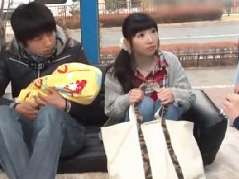 24歳子連れのママが母乳出しながら寝取り挿入される