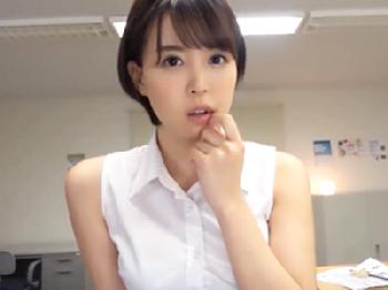 ショートヘアの超キュート先生が同僚に色仕掛けしてひそかに性行為