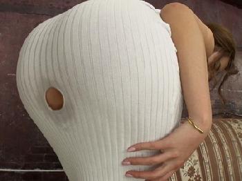 タイトスカートを履いたまま100CM超えの尻ギャルが着衣性交!!