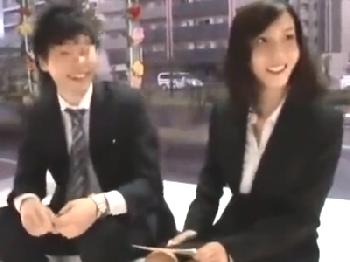 賞金に惑わされ同僚とゴム無し性交決め込む女性会社員