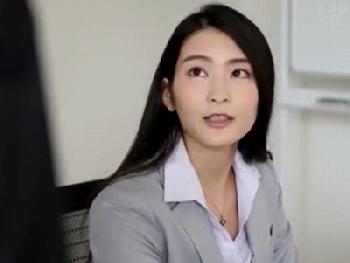 憧れの敏腕女課長は相部屋で性的逆暴行する痴女だった