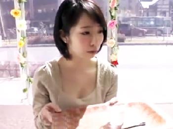 美容のアンケートと騙され媚薬を飲まされた若妻が性的興奮して寝取られる