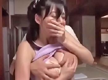 義理息子に迫られてキッチンで隠れてSEXする人妻
