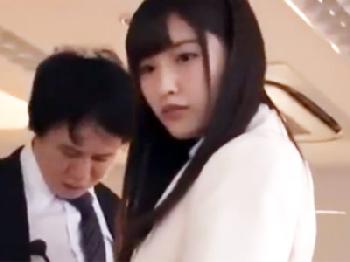 風紀委員の立場を利用してお気に入りの男子と先生を支配する小悪魔女子校生