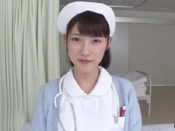 献身ナース森沢かなちゃんが患者ペニスを優しくフェラチオ!!