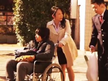 シングルマザーが寂しさに負けて密通交尾→危険だと分かっていながら絶頂オルガスムに達する