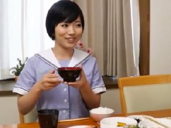 妻の連れ子に性的興奮し、生娘股間の穴に何度も種付けする非道な父親