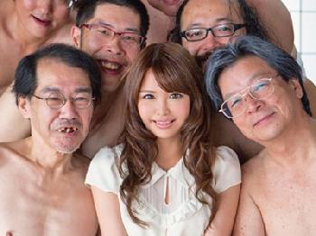 気持ち悪い男しか住んでないシェアハウスで餌食になる美少女