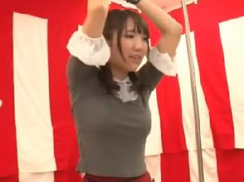 バイブ耐久ゲームにすんなり失敗→罰ゲームで顔面射精される素人さん