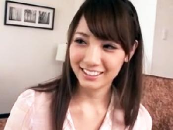 スレンダー美女が乱交SEXで男の欲望を顔面で受け止めスペルマ塗れ