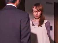 夫の上司に性的暴行され寝取られるもその後何度も肉棒を欲する変態妻