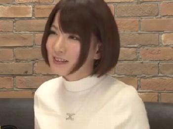 オイルマッサージ師に犯されるも性的感度が凄く良好に感じてしまう素人人妻