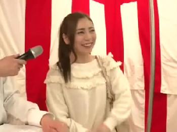 電動マッサージ器当てクイズゲームでワイセツな罰ゲーム