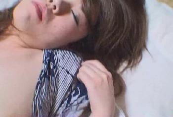 旅館のオーナーが修学旅行生に睡眠薬飲ませて睡姦性的暴行撮り