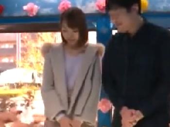 彼氏の目の前でバイブイキ→さらに挿入される彼女