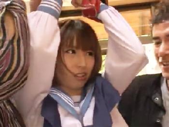 極悪非道な男たちが女子校生にキュートな友人を紹介させては拉致っておまんこ内射精する非道!!