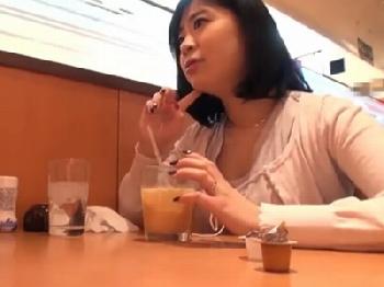 子供ができてから完全にご無沙汰になった素人人妻が浮気AV出演