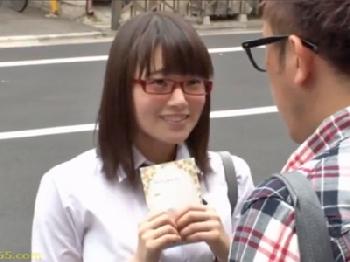 冴えない男性会社員が不意に女子校生に告白されたので連れ込み即挿入