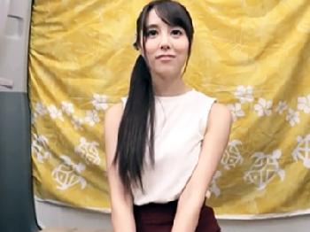 目隠しした美女に内緒でペニスを舐めさせそのままゴムなし挿入してそのまま射精成功