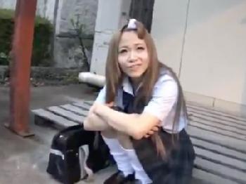 SNSで知り合ったギャル女子校生と中出し援助交際SEX!!
