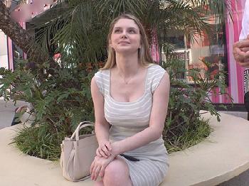 半年前ロスでナンパした巨乳金髪美女に中出し!!