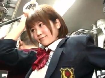 桃尻痴漢待ち女子校生の期待通りに車内でぶっかけ射精
