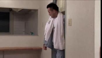 上司の引越しの手伝いで巨乳素人人妻を寝取り婦女暴行!!