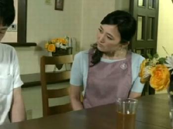 最近自分に優しくない嫁…もしかして浮気？疑心暗鬼になった俺を慰めてくれた美事一線越え!!