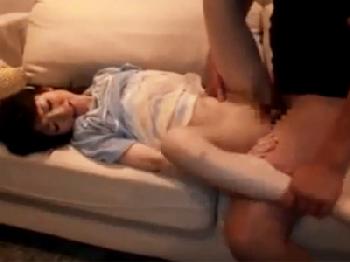 非人道的な婦女暴行犯の無慈悲な膣内へ直射精でアクメする美女