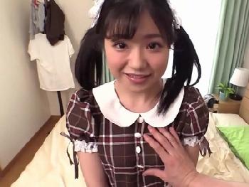 押しただけでも壊れてしまいそうなミニ系妹にコンドーム非装着で孕ませ交尾!!