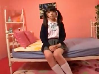 つるつるサテンコスプレ美女の色情狂騎乗位セックス