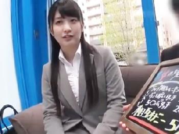 可愛い女性会社員が上司とエロミッションに挑む→勤務中なのにコンドーム非装着の膣内射精性交